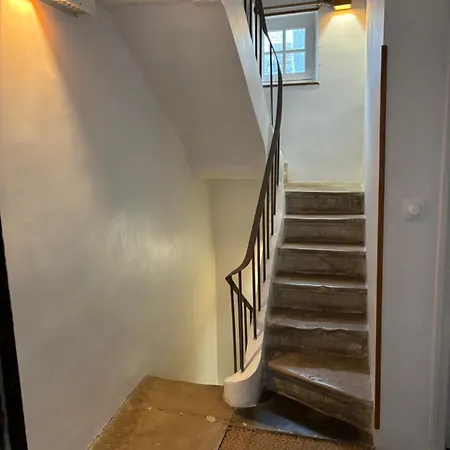Maison De *