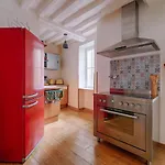 Maison De