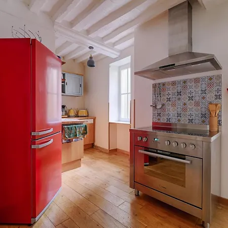 Maison De